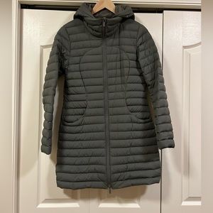Size 6 lululemon puffer jacket